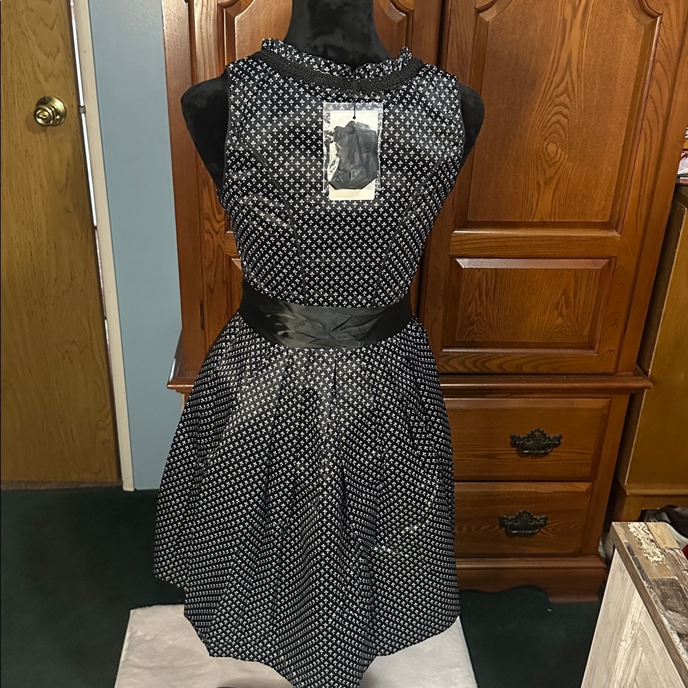 Dirndl Oktoberfest German traditional dress - Picture 5 of 10